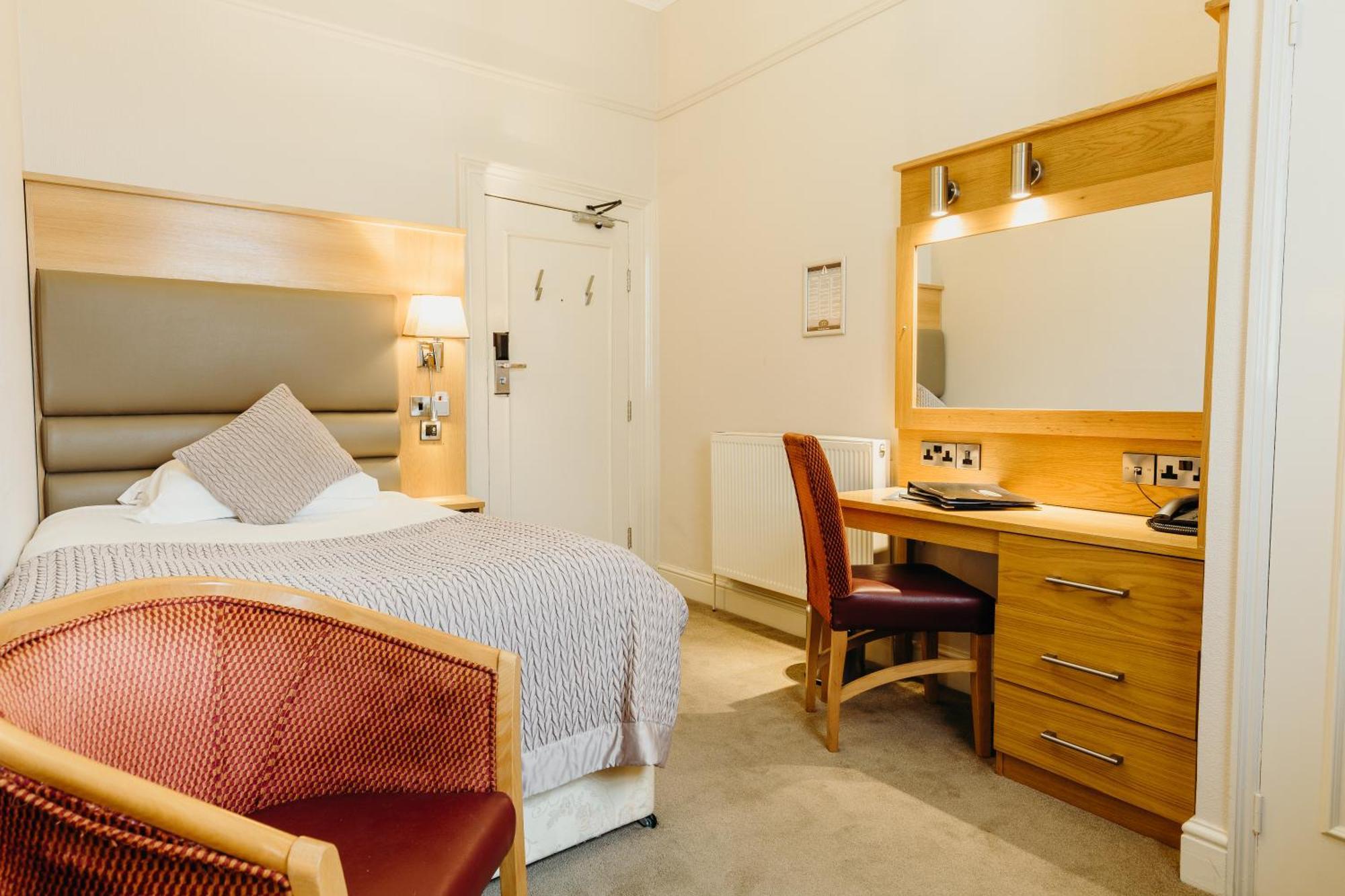Standard Single Room,1215475819:JPEG